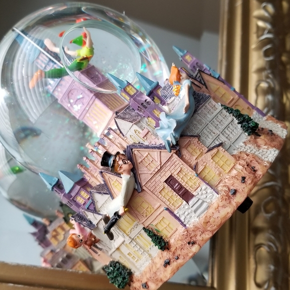 ❗Vintage Disney Peter Pan Anniversary 3D Snowglobe❗ - Picture 2 of 7